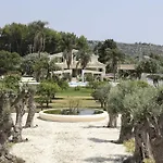 Villa Nivara *